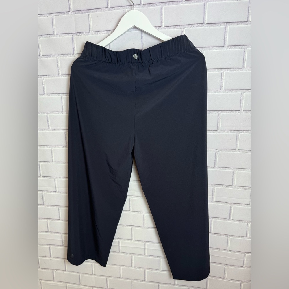 T by Talbots Women's navy blue pull on ankle Pants - Size S